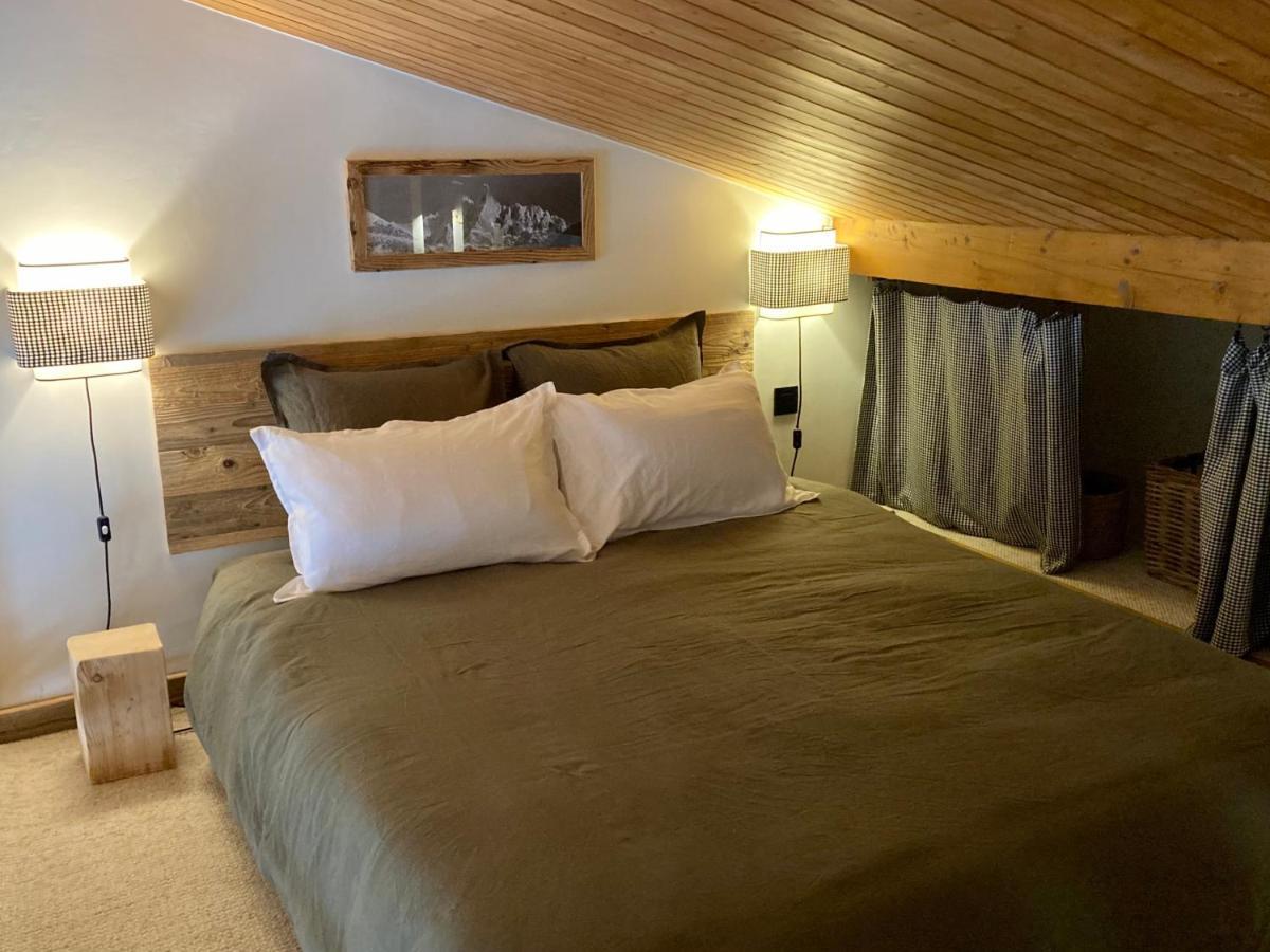 Appartement ensoleillé aux Tines, vue Massif Chamonix Mont Blanc Exterior foto