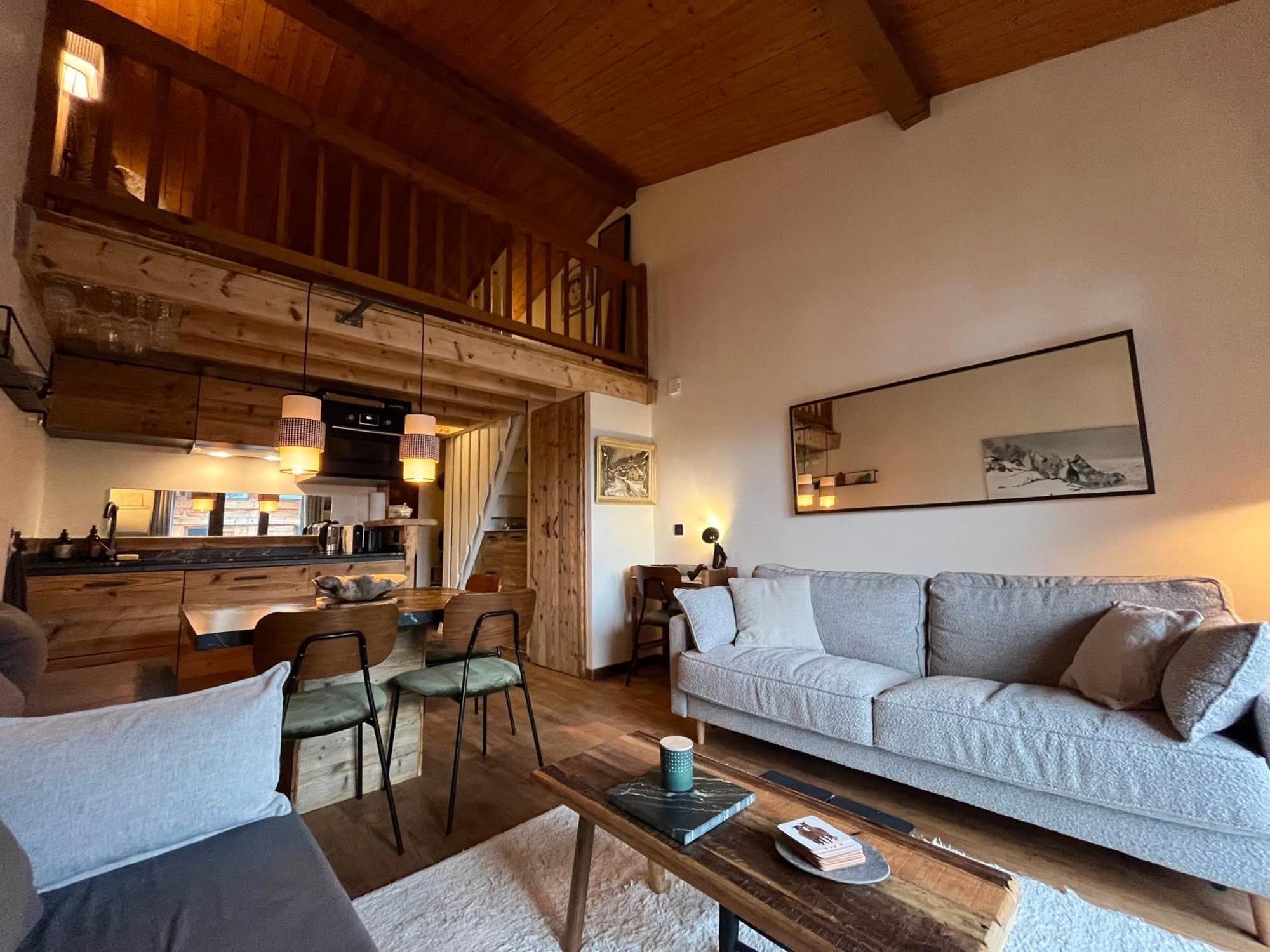 Appartement ensoleillé aux Tines, vue Massif Chamonix Mont Blanc Exterior foto
